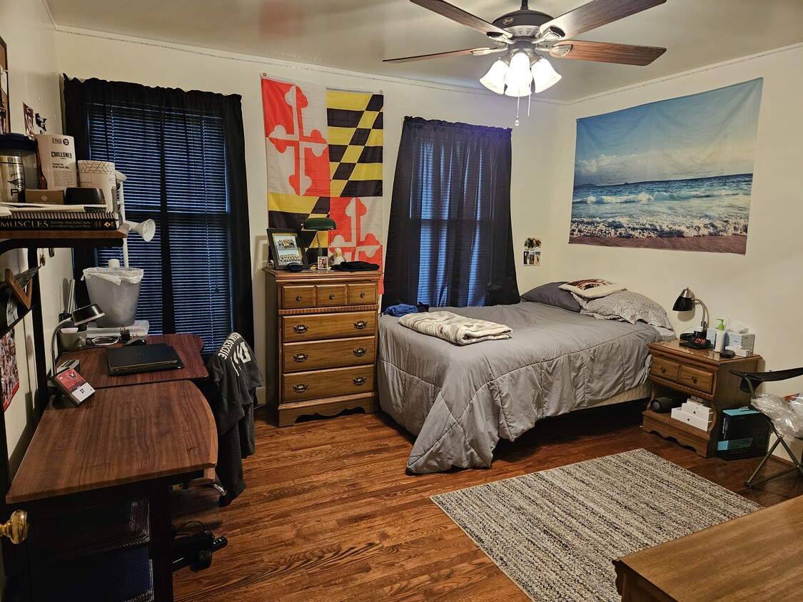 Bedroom for rent- Furnished - 605 Dulles Cir