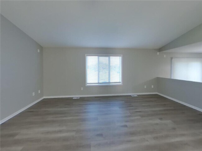 Foto del edificio - 2428 123rd Cir NW