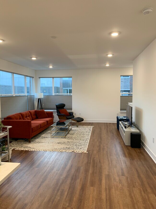 Sala de estar - 712 Pierson St