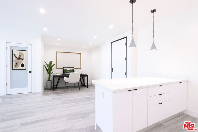 Foto del edificio - 11800 Courtleigh Dr