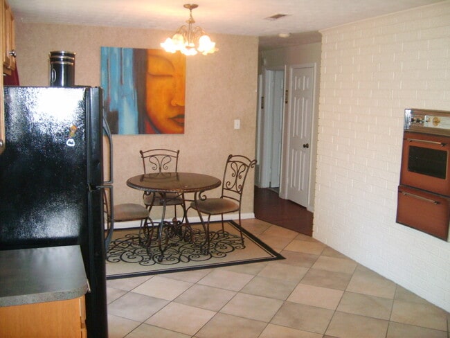 Foto del edificio - Available Fall 2026! 3 Bed/2 Bath House Ri...
