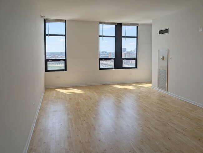 Foto del edificio - 1255 S State St