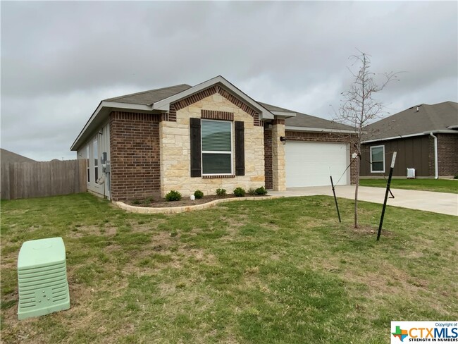 Building Photo - 1236 Grand Oak Trl