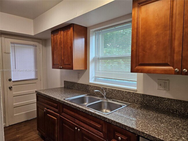 Building Photo - 4103 Riverside Dr