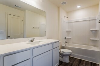 Building Photo - 108 N Chubb Rdg