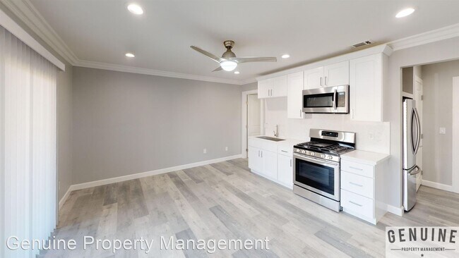 Building Photo - 212 13th St