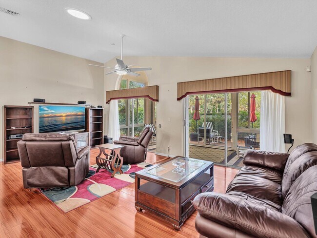 Building Photo - 5856 Seashell Terrace