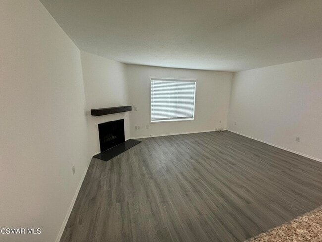 Building Photo - 13042 Riverside Dr