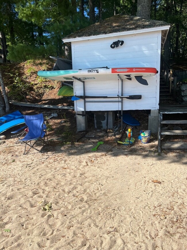 Building Photo - 686 Sebago Rd