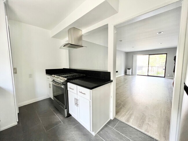 Foto del edificio - 1105 S Barrington Ave