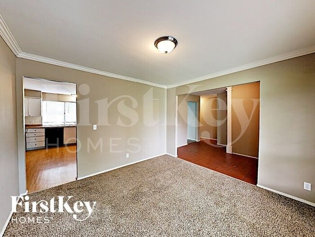 Foto del edificio - 3558 Whispering Woods Dr