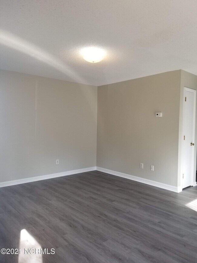 Foto del edificio - 11 Portwest Townhouses Dr