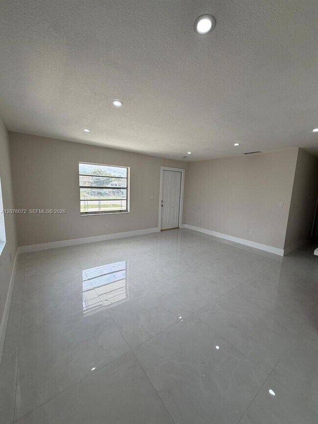 Foto del edificio - 15400 SW 305th St