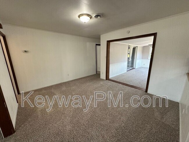 Foto del edificio - 4431 Roxbury Dr