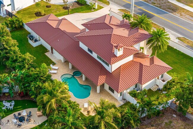Foto del edificio - 2355 N Riverside Dr