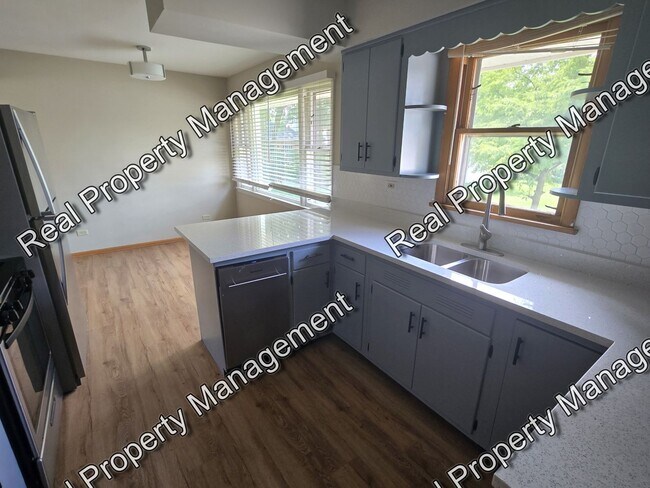 Foto del edificio - Three Bedroom Ranch