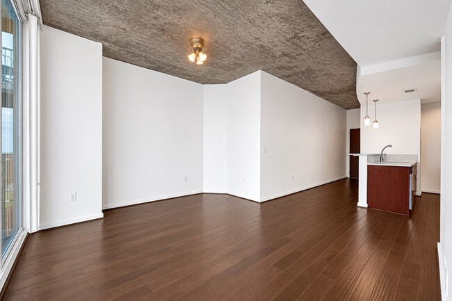 Building Photo - 5925 Almeda Rd