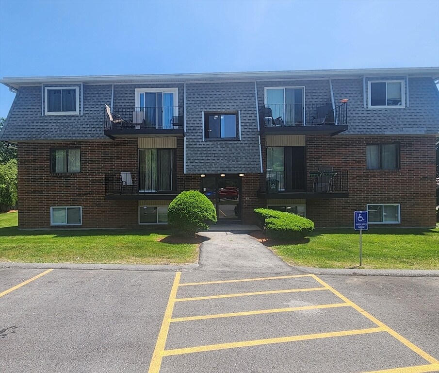 Foto principal - 176 Maple Ave