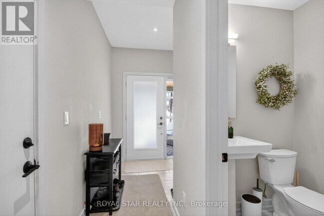 Photo du bâtiment - 1033 Eider St