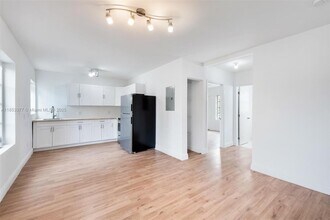 Building Photo - 410 76th St