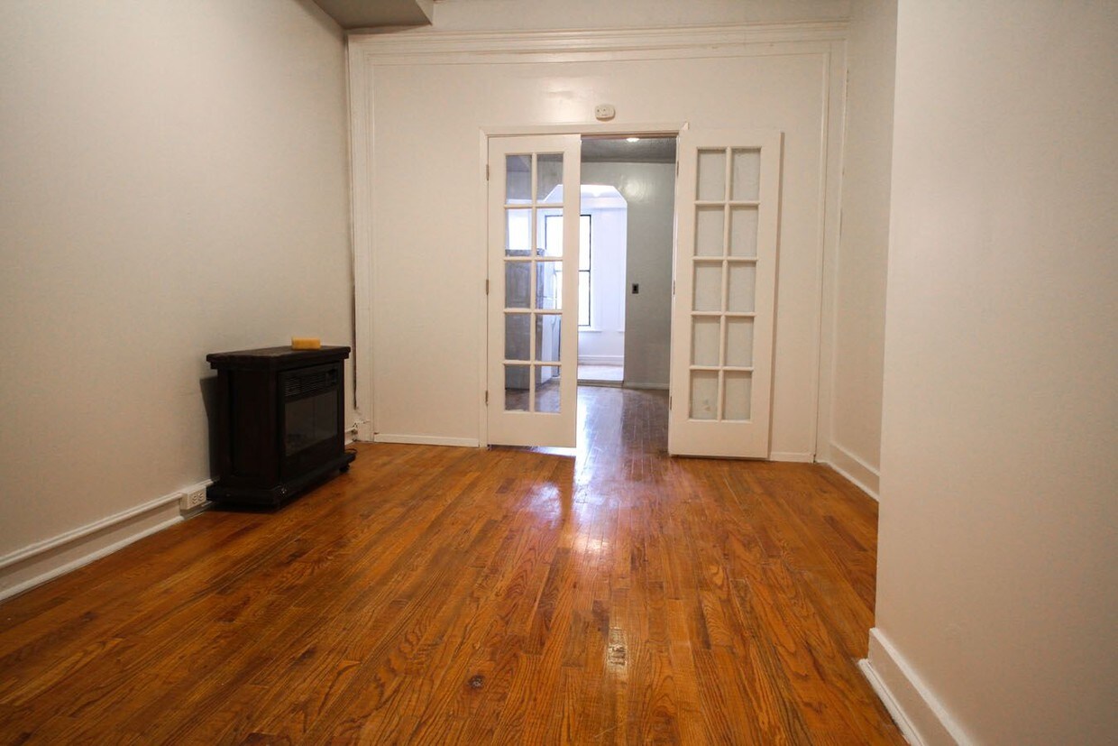 Primary Photo - 1235 Halsey St