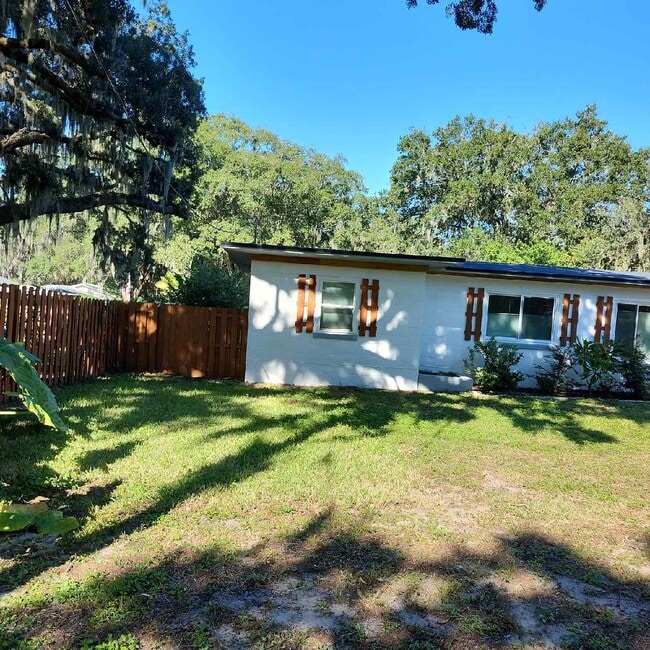 Foto del edificio - 1503 Broome St