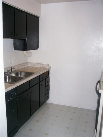 Building Photo - 321 Evelyn Dr