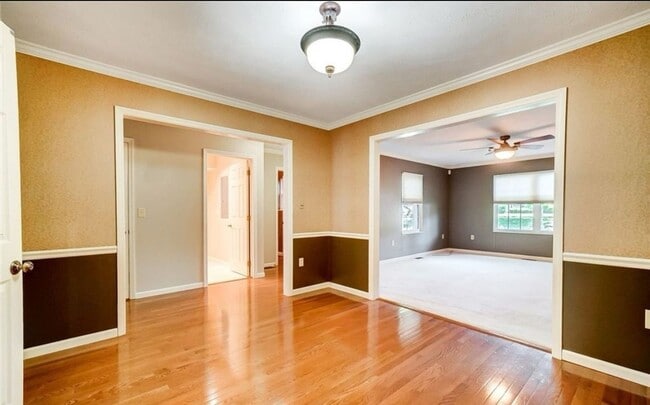 Building Photo - Charming 3BR Condo in Dayton