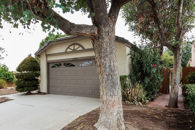 Building Photo - 27800 Hillpointe Dr