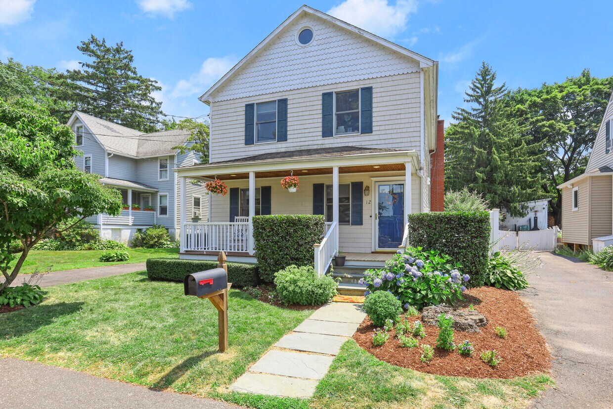 Foto principal - 12 Linden Pl