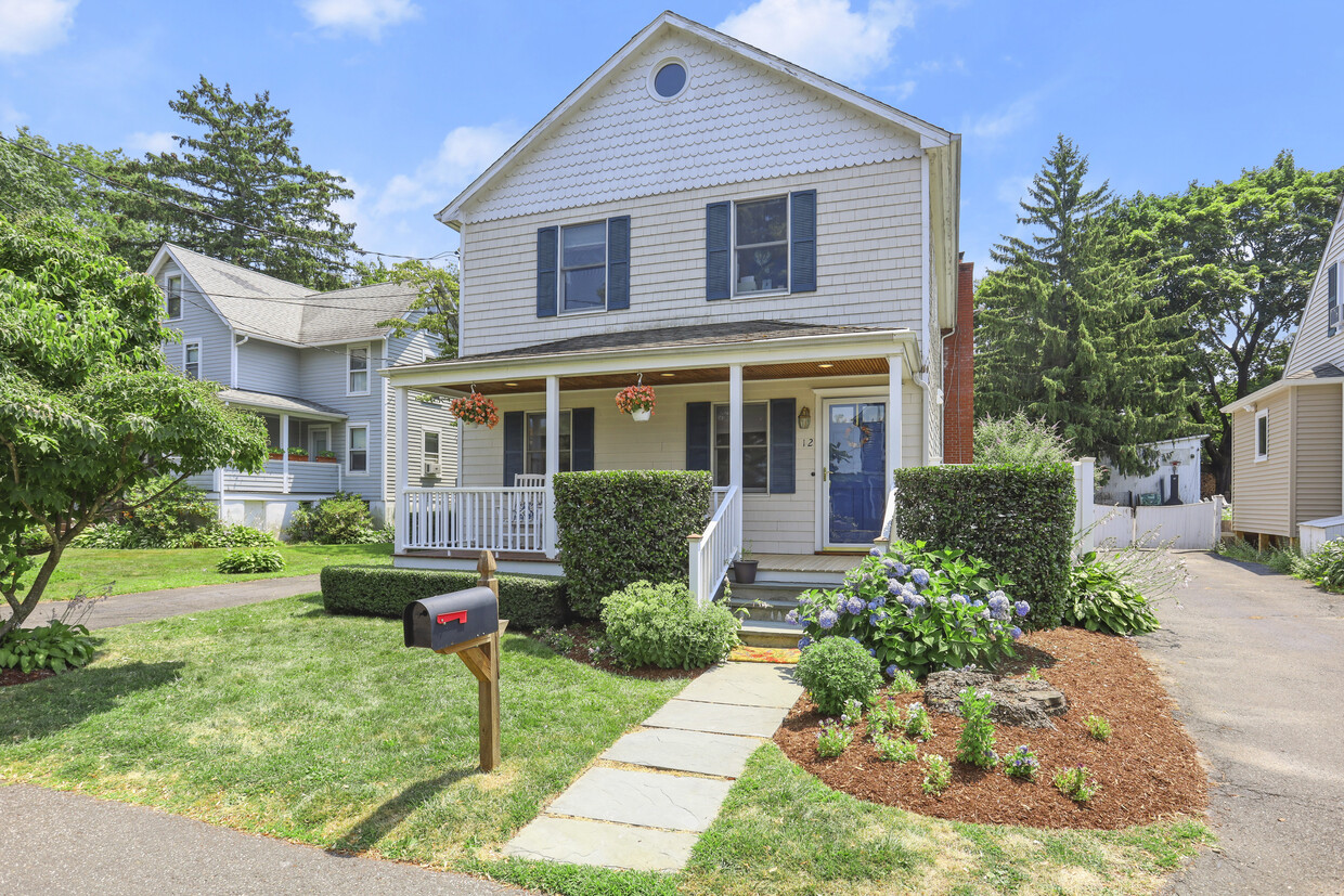 Primary Photo - 12 Linden Pl