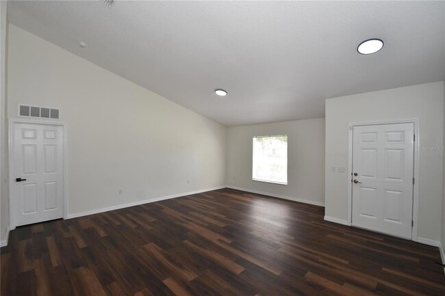 Foto del edificio - 33 Prattwood Ln