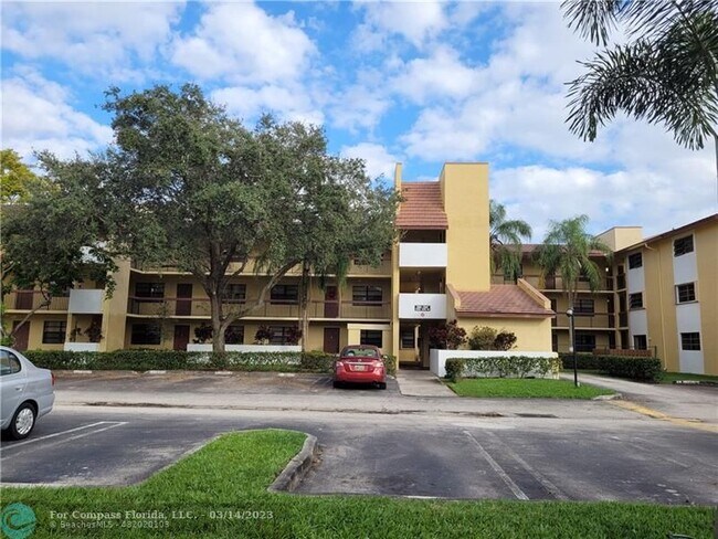 Foto del edificio - 2027 Coral Ridge Dr