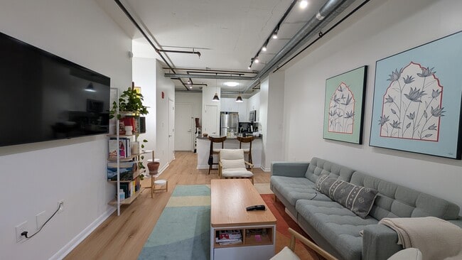 Building Photo - 1300 N St NW