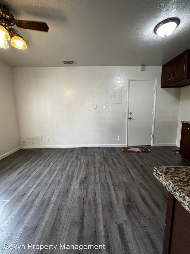 Foto del edificio - 2 br, 1.5 bath House - 1111 W. Francis Str...