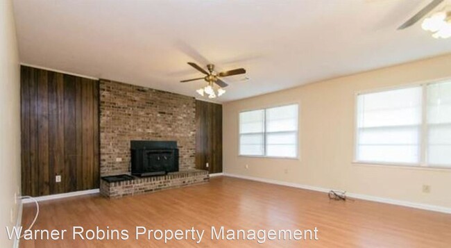Building Photo - 4 br, 1.5 bath House - 301 Laurie Lane