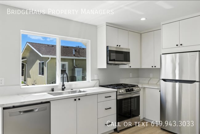 Building Photo - 207 Hensley-