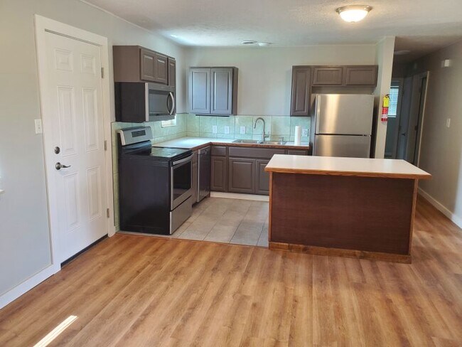 Foto del edificio - 5725 Dodge Rd