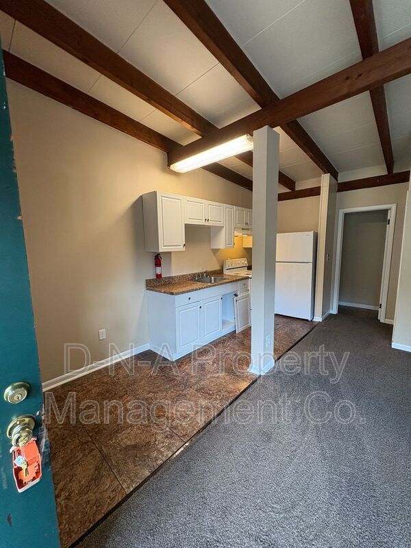 Building Photo - 114 Cabanna Ln