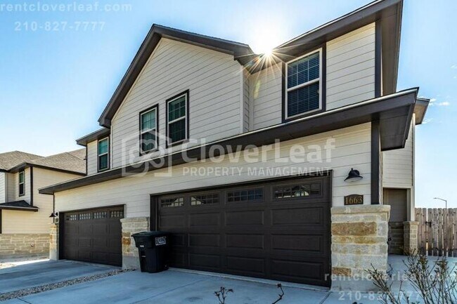 Foto del edificio - 1661 Barrett Ave