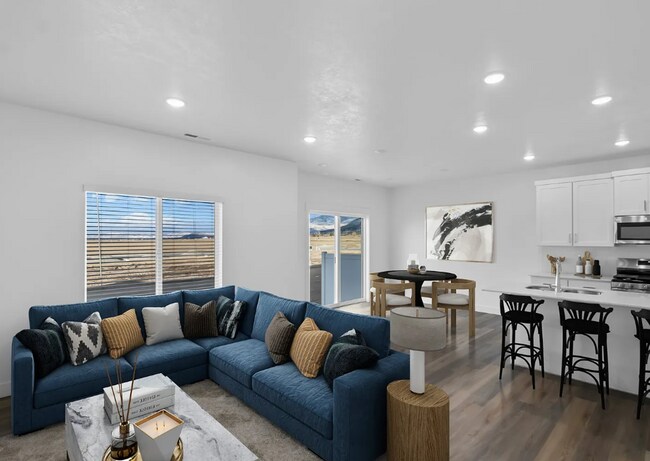 Foto del edificio - Newly Built 4 Bedroom Townhome!