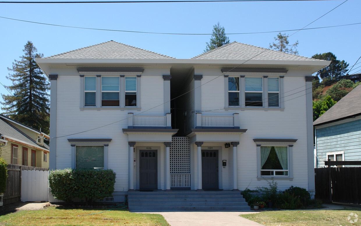 Primary Photo - 1424 Alhambra Ave