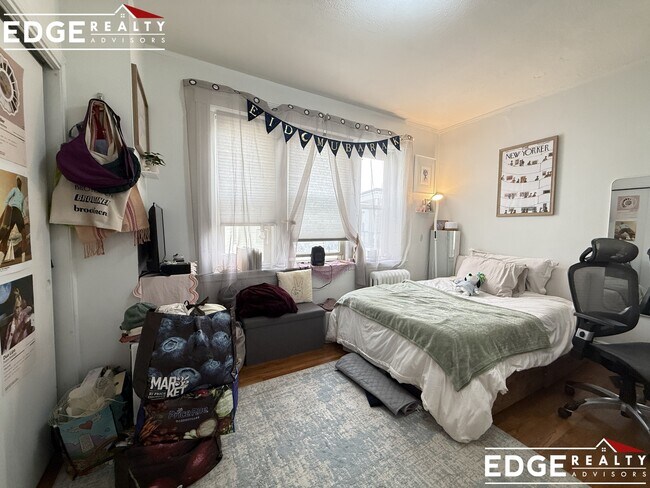 Foto del edificio - 130 Brainerd Rd