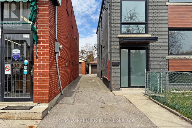 Building Photo - 148 Lambton Ave