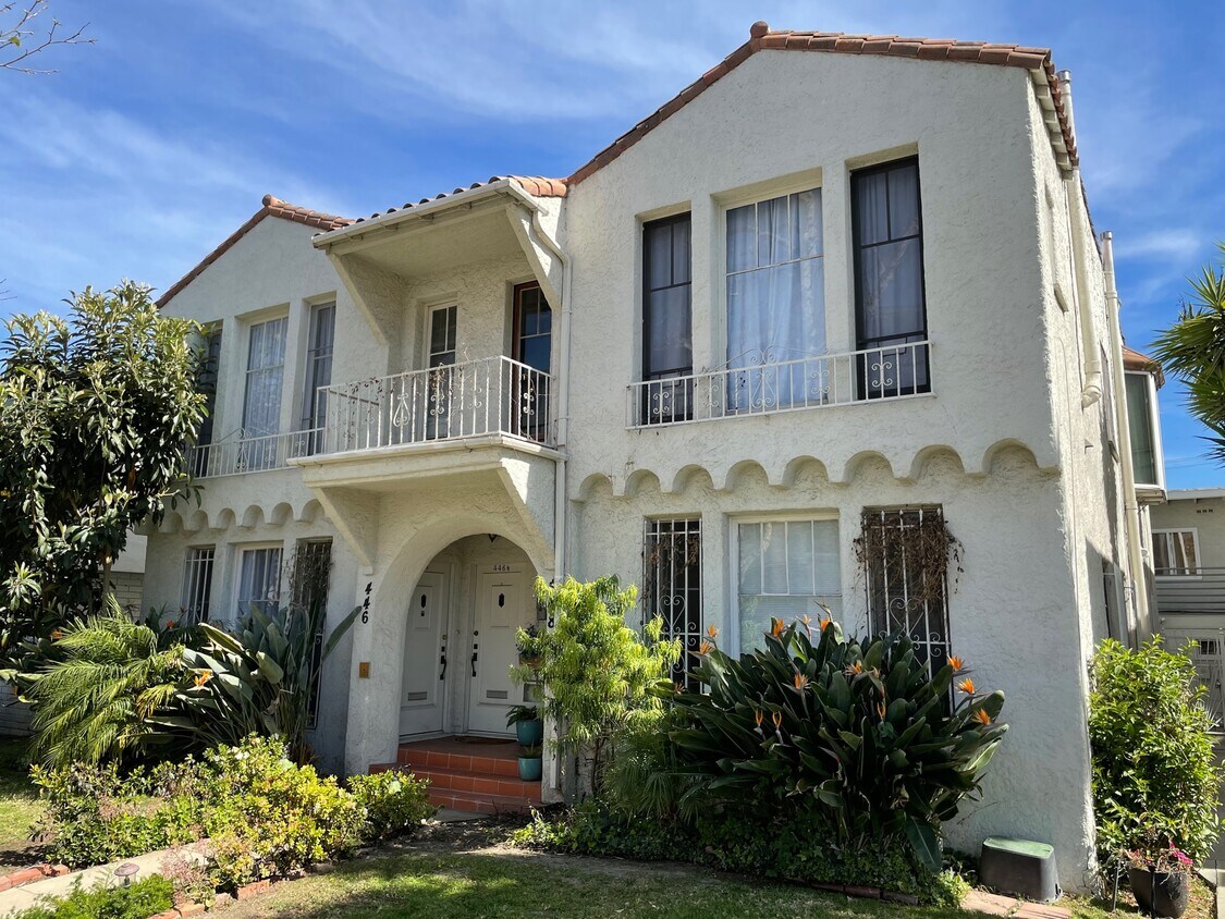 Foto del edificio - 446 S Oakhurst Dr