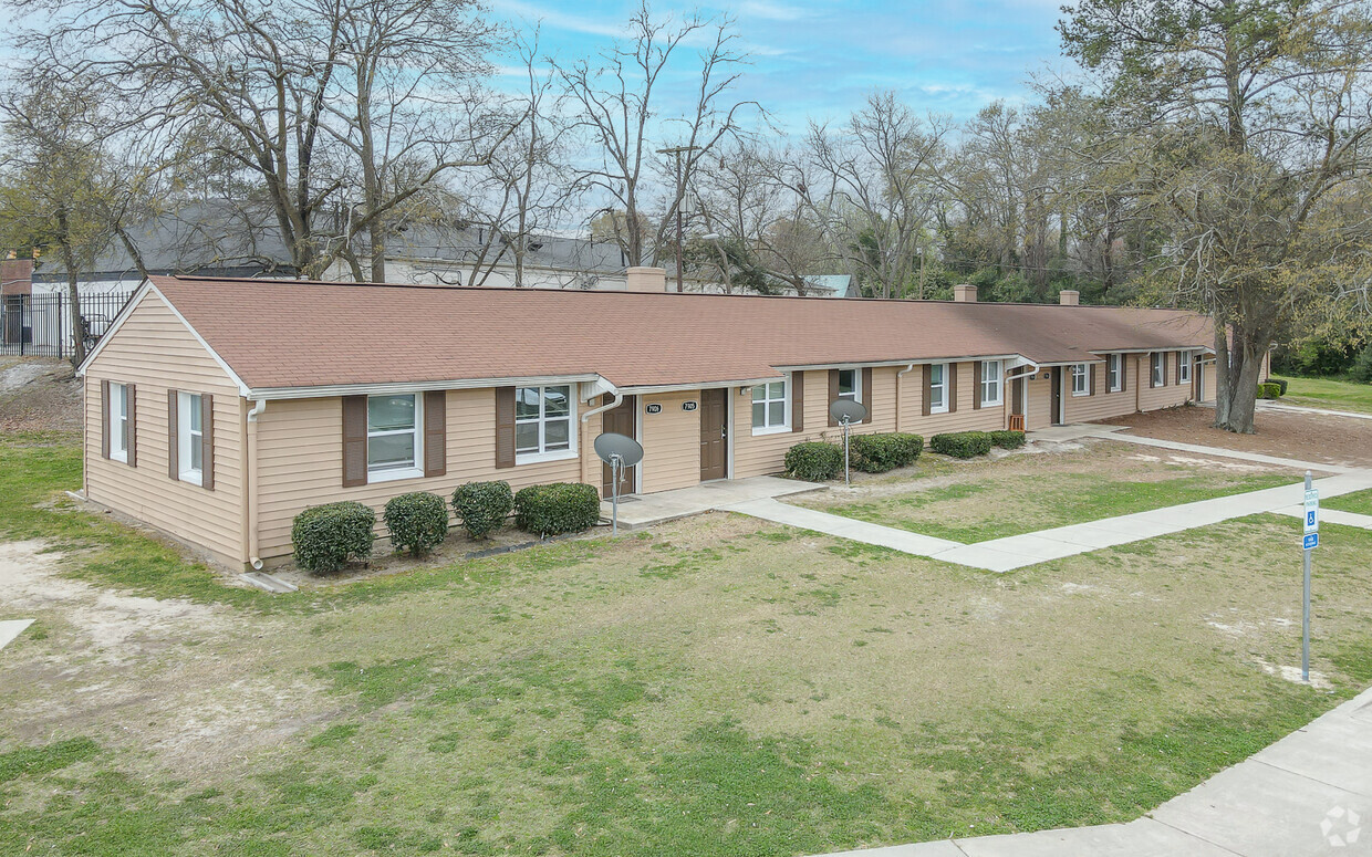 Building Photo - Colony Apartments