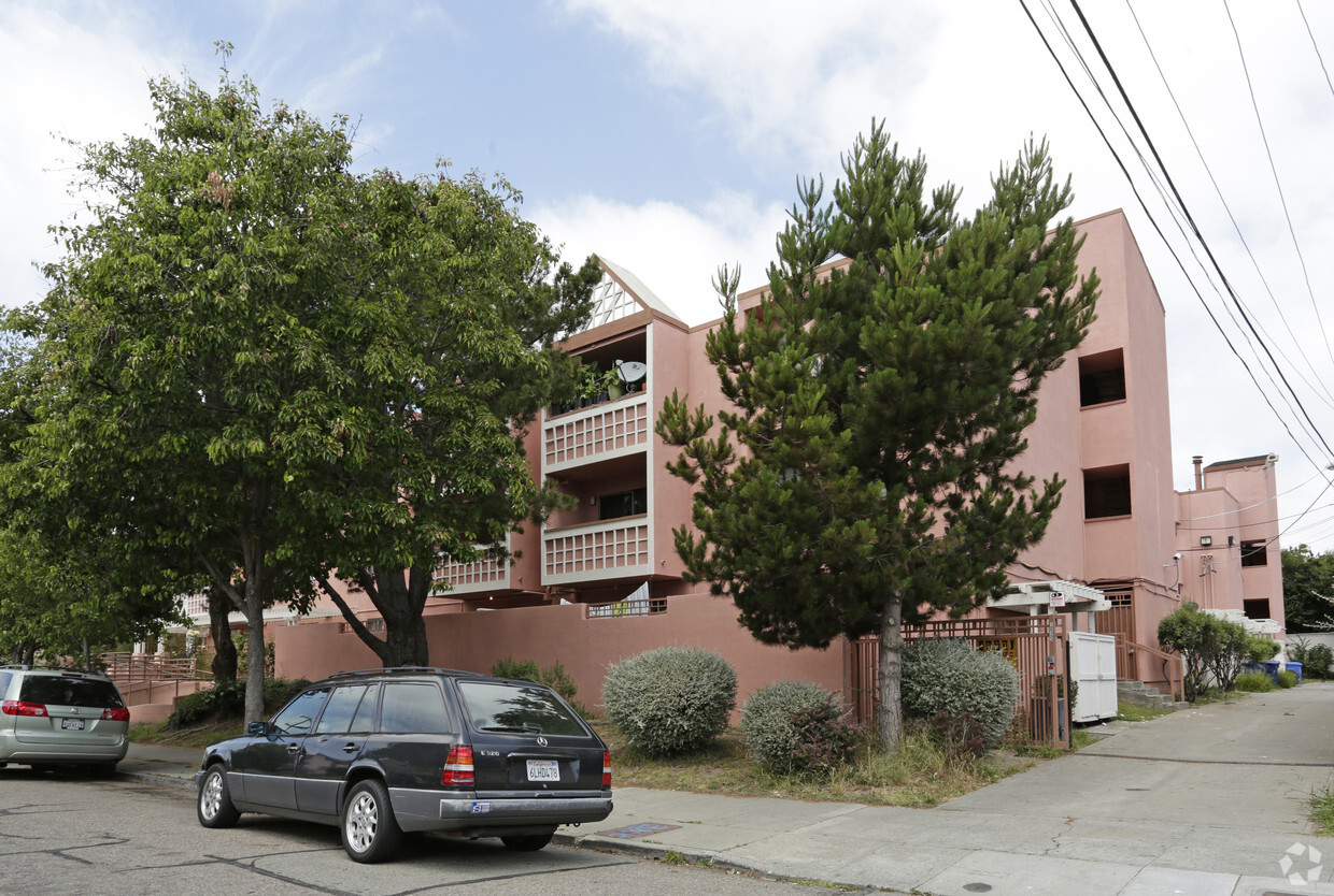 Building Photo - Rosewood Apartments