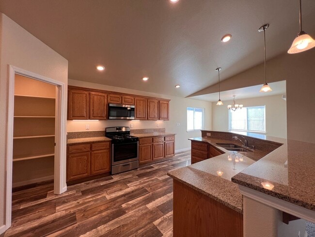 Building Photo - ~~Newer 3 BEDROOM Fernley Home~~