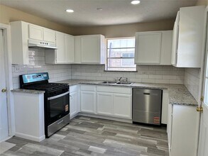 Building Photo - 3822 Ebbtide Dr