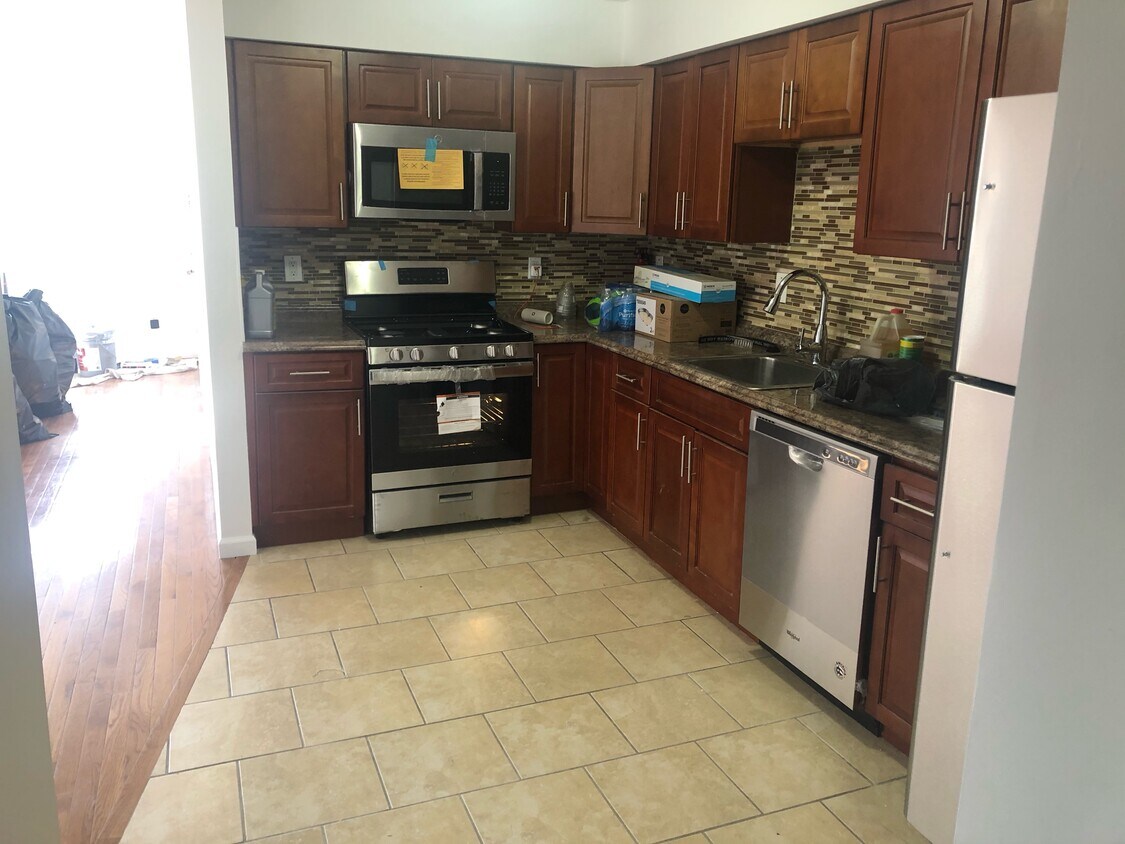 50 Cortland Pl Unit 3rd Floor, Newark, NJ 07105 Apartments in Newark